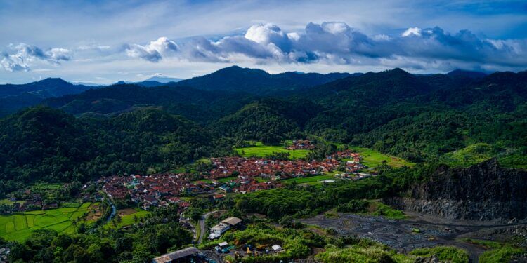 Death Toll Rises to 23 After Landslide at Illegal Gold Mine in Indonesia