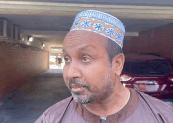 Cuomo’s Queens Mosque Visit Disrupted by Mamdani Supporters