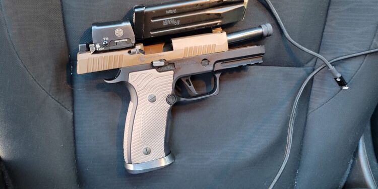 Federal Agents Fatally Shoot 37-Year-Old Man in Minneapolis Amid Protests