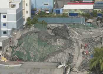 Philippines Building Collapse Leaves 4 Dead, 17 Missing in Rescue Operation