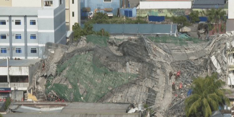 Philippines Building Collapse Leaves 4 Dead, 17 Missing in Rescue Operation