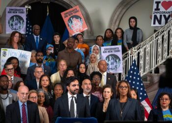 Mamdani Sues Trump Over Public Charge Rule as White House Fires Back